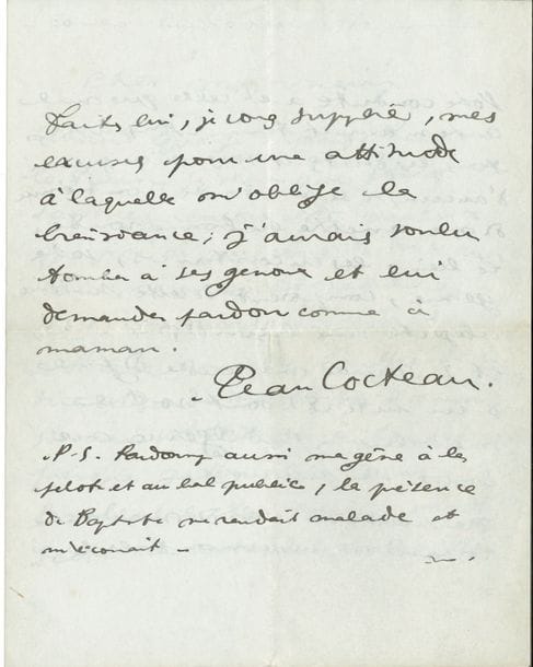 Jean COCTEAU. 2 L.A.S., Cambo 5-6 octobre 1912, [à Edmond Rostand] ; 4 pages et demie in-4.

   Curieuses lettres, probablement à la suite d’un flirt avec Maurice Rostand. 
 5 octobre. « Je n’oublierai jamais ce que j’ai juré sur le banc et je porterai toujours sur moi le double de cette famille que je vous adresse avec une reconnaissance tendre, profonde et respectueuse ». Il ajoute : « J’ai eu tort de faire cette petite promenade avec vous et Maurice, la gêne, l’émotion et la pudeur ont un aspect si déplaisant »… 6 octobre. Avant de quitter Cambo, disant son « inaltérable reconnaissance » : « Si une nouvelle bouffée de ce vice absurde me trouble désormais, je verrai votre visage si tendre et presque fraternel – Un semblable talisman vaut toute une contrainte morale. Votre conduite a été celle que nul autre n’aurait tenue. Vous aviez tous les droits et vous n’avez usé d’aucun, si ce n’est du droit ému de me remettre en bonne route. Le lieu, les circonstances, votre génie, composent de cette histoire abjecte une leçon définitive, et je saurai me rendre digne d’un intérêt dont votre merveilleuse indulgence me donne la preuve. Ma honte vis-à-vis de Madame Rostand est insurmontable »…