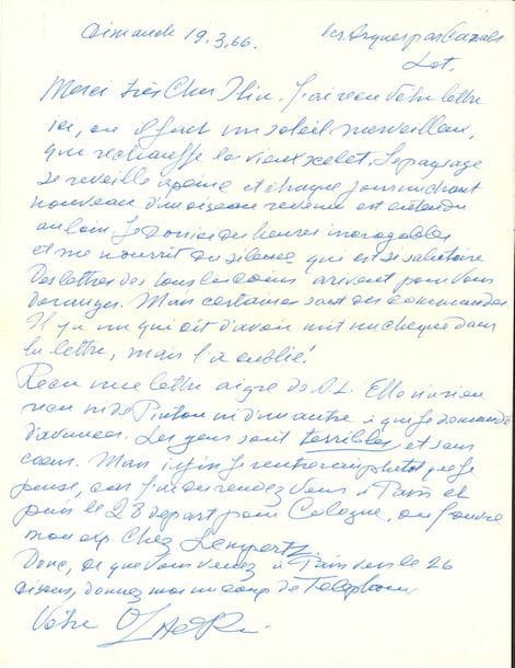 Ossip ZADKINE. 4 L.A.S., 1965-1967, à Ilya Grekoff à Neuillé par Vivy (Maine et Loire) ; 7 pages in-4 ou in-8, enveloppes ; en français et en russe.

   Belle correspondance artistique et amicale à son compatriote l’artiste russe Ilia Grekoff. Les Arques 18.7.1965. Le Dr. Wehrly, directeur de la Kunsthaus [de Zurich] « m’a dit qu’il aimerait que 4 ou 5 de mes tapisseries les plus réussies, car il aime un grand nombre des dessins et gouaches ». Zadkine ira vers le 20 août aux ateliers Pinton voir et choisir les tapisseries. La Kunsthaus enverra des camions pour chercher les sculptures vers la fin août, donc tout doit être prêt. « Je commence très, très lentement à travailler, mais ni les circonstances, ni le cœur ne sont pas encore dirigés vers la paix de l’âme, et cette dernière n’est pas revenue en moi et l’âme est angoissée et vide ». Il n’y a rien à faire qu’attendre ; il termine en russe… Paris 5.11.1965. Il rentre de Saint-Gall en Suisse « où j’ai fait dix lithographies pour un album qui serait prêt dans un mois. Les photos de l’église sont d’un très grand intérêt et je le reregarderais encore et finirais par écrire quelque chose poussé par la beauté et la pénétration que ces photos iradient »… Il a mal au genou et traîne la patte, la petite famille va bien et l’attend à Paris. Il attend ses sculptures qui reviennent de Zurich… Les Arques dimanche 19.3.66. Le soleil merveilleux du Lot « réchauffe le vieux scelet. Le paysage se réveille à peine et chaque jour un chant nouveau d’un oiseau revenu est entendu au loin ». Il reçoit beaucoup de lettres, et de commandes. Les commandes de Pinton et des autres n’avancent pas : « Les gens sont terribles » ; il pense rentrer plus tôt à Paris, où il a rendez-vous, ainsi qu’à Cologne, pour son exposition chez Lempertz…. [28-7-67], en russe.