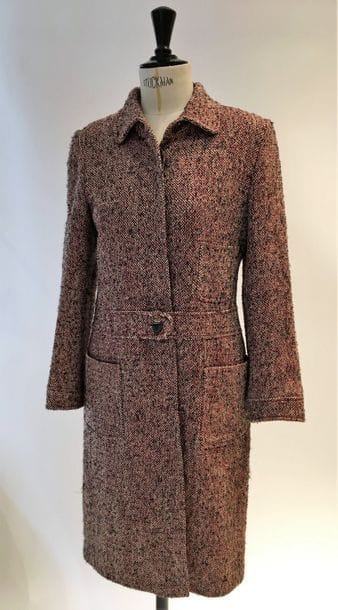 Cacharel. 
Manteau en tweed à dominantes bordeaux et noir. T38 (doublure déchirée).