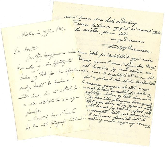 NANSEN Fridtjof (1861-1930) explorateur et naturaliste norvégien, célèbre pour ses explorations arctiques et au Groenland.
2 L.A.S. « Fridtjof Nansen », 1889 et 1923 ; 1 page et demie in-8 et 2 pages in-4 ; en norvégien.

Kristiana 17 juin 1889, à un directeur à qui il envoie la liste des choses dont il a besoin, et qu’il remercie pour la soirée inoubliable passée à Copenhague ; il lui envoie sa photographie.
Moscou 31 janvier 1923 : à un ami qu’il remercie pour son merveilleux séjour à Kharkov ; il a été très sensible à son accueil chaleureux, malgré un retour dans la neige. Il a reçu un télégramme annonçant l’envoi d’argent de la Croix-Rouge Danoise qui sera le bienvenu pour assurer des paiements jusqu’au 30 avril : il doit se rendre à Berlin et ne peut donner d’autre adresse que Lysaker Norge (banlieue d’Oslo), ne sachant quand il doit repartir en voyage. Il remercie surtout les gentilles dames qui lui ont offert des gâteaux délicieux et qu’il aurait bien aimé embrasser… [Nansen, au sein du Comité International de Secours à la Russie, coordonna l’action de différentes organisations humanitaires pour l’aide alimentaire à la Russie et l’Ukraine, après la grande famine de 1921-1922.]