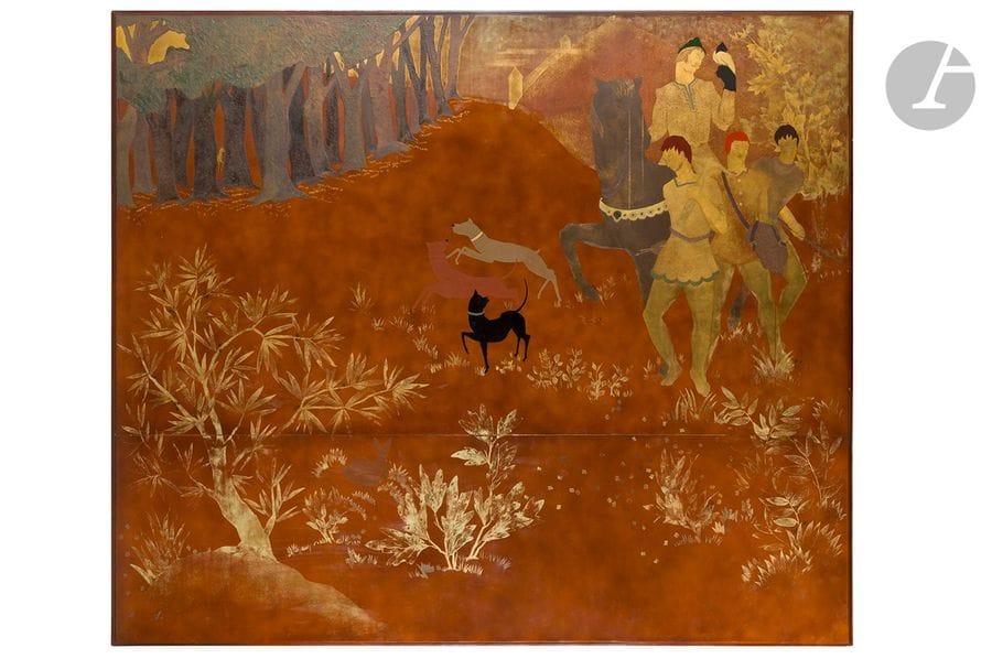 PAUL ÉTIENNE SAÏN (1904-1995) ATTRIBUÉ À
Le fauconnier
Très important panneau décoratif.
Laques de couleur, laque nuagée, laque or, stuc peint or sombre.
Années 1940/50.
215 x 250 cm

Provenance :
Notre œuvre provient de l’entière décoration d’un appartement parisien réalisée dans les années 1940/50 pour laquelle les œuvres en fer forgé (grilles de communication, cache-radiateurs, lustres, etc.) avaient été exécutés par Gilbert Poillerat et les décorations sur verre par Paul et Max Ingrand.