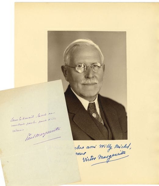 Paul et Victor MARGUERITTE (1860-1918 et 1866-1942). 46 lettres ou pièces, la plupart L.A.S., et une photographie avec dédicace a.s., 1886-1938 ; 75 pages formats divers
Bel ensemble.
* Paul Margueritte. Très belle lettre au critique Léopold Lacour, à propos de Pierrot assassin de sa femme (souvenirs de jeunesse, 1888)… Regrets de ne pouvoir aller au dîner des Sympathistes… Pensée pour un album : « Sans le travail, la vie ne vaudrait pas la peine d’être vécue »… Il s’intéresse au prochain lancement d’un « grand journal mondain », Excelsior : « La vie littéraire est et devient si dure, aux débutants comme aux vieux routiers ! »… Correspondance à Georges Decaux (13, mouill.), 1886-1893 : envoi du manuscrit de Mon père, et plus tard, demande d’une nouvelle édition ; carte blanche pour placer Jours d’épreuve ; remarques sur ses romans Justice et Pascal Géfosse… Etc.
* Victor Margueritte. Lettres à Alfred Bloch ou M. Leclaire au sujet d’adaptations cinématographiques de La Garçonne, La Mère… Éloge de L’Algérie d’aujourd’hui… Longue lettre à Raymond Poincaré au sujet de son imminente rupture conjugale (1911)… Propagande française en Amérique latine… Réflexions politiques sombres, au début des années 1930… Son livre à la mémoire du général Margueritte (à Paul Gsell, 1930). Sur la vente aux enchères de sa bibliothèque (1932)… Recommandations de Jean Charton et de M. de Vorney… Plainte concernant le service de Flammarion… Hommage à Victor Hugo, homme de progrès, signé pour les deux… Portrait dédicacé à son ami Willy Michel… On joint son ex-libris, une photographie, et divers documents.