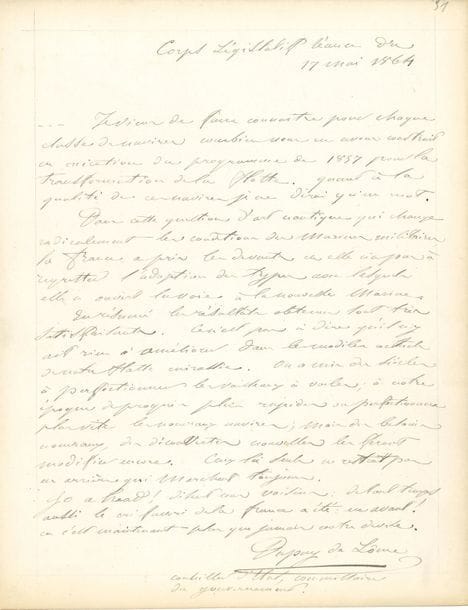 Henri DUPUY DE LOME (1816-1885) ingénieur militaire, homme politique et administrateur. P.A.S. comme « conseiller d’État, commissaire du gouvernement », 17 mai 1864 ; 1 page in-4 sur carton, tranches dorées
Pour un album, il copie un extrait d’une intervention au Corps Législatif, sur la nouvelle flotte cuirassée de la Marine. « Dans cette question d’art nautique qui change radicalement les conditions des marines militaires, la France a pris les devants […]. Go ahead ! disent nos voisins. De tout temps aussi le cri favori de la France a été : en avant ! Et c’est maintenant plus que jamais notre droit »…