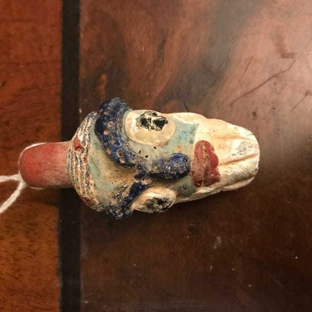Assyrie Petite tête d homme barbu en pate de verre