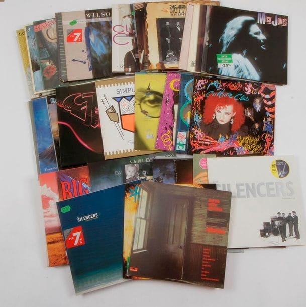BON JOVI / SEA LEVEL Ensemble de 64 disques 33 T. 31 x 31 cm - 12 x 12 inches