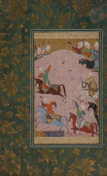 Scène de jeu de qapaq, Iran safavide, Shiraz, 1ère moitié XVIe siècle
Gouache et or sur papier encollé sur carton. Scène de jeu de qapaq animée de cinq cavaliers archers dont deux arment leur arc vers le sommet du mât fiché au centre de la scène. Sur l’horizon détaché sur ciel d’or, un groupe d’observateurs et un groupe de musiciens. Deux bandeaux mouchetés d’or et un cartouche enluminé à l’or et en polychromie ajoutés de part et d’autre de la miniature. Marges à décor de rinceaux floraux dorés sur fond vert.
Dim. miniature : 13,8 x 9 cm ; Dim. page : 27 x 16 cm
État : miniature remontée avec enluminures d’un autre manuscrit et marges plus tardives.

Le jeu de qapaq était l’un des divertissements favoris des Safavides comme en attestent les chroniques de l’époque et les récits de voyageurs européens tels que Chardin. Au sommet d’un long mât ou qapaq fiché au milieu de la grande place centrale de la ville, on plaçait une coupe dorée parfois remplie de pièces d’or. Les archers-cavaliers les plus habiles de la ville se mettaient en concurrence pour faire renverser la coupe.

A safavid scene illustrating qapaq game, Iran, Shiraz, early 16th century