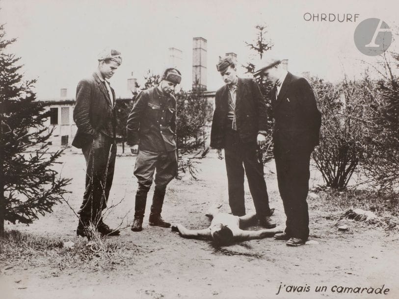 [PHOTOGRAPHIES - SECONDE GUERRE MONDIALE] 
Album de photographies des camps de Buchenwald et Ohrdruf. 
Ensemble de 32 tirages argentiques d’époque. Portent au verso le tampon du ministère de l’information et de la diffusion 
22,5 x17 cm 
Ces tirages, pris à la libération des camps, portent au recto une mention du lieu et parfois une légende en français. Parmi ces légendes : Buchenwald : Les fours crématoires ; Ohrdurf : le fonctionnement de la potence ; Buchenwald : Ce jeune déporté âgé de 16 ans a été déporté à 11 ans ; Ohrdurf : j’avais un camarade ; Buchenwald : le général Audibert en tête d’un groupe de déportés…

Mots clés : 
 judaïca, juif, juive, hébreux, rabbins, jewish, torah, hebrew, hebraica, judaisme, synagogue, sionisme, pessah, pessach, haggada, haggadah, hagada, hagadah, passover, menora, menorah, hannuka, hannuca, hannoucca, hanouccah, torah, juden, israélite, Israël, antisemitism, antisémitisme, dreyfus, meguila, sepharade, sefarad, ketouba