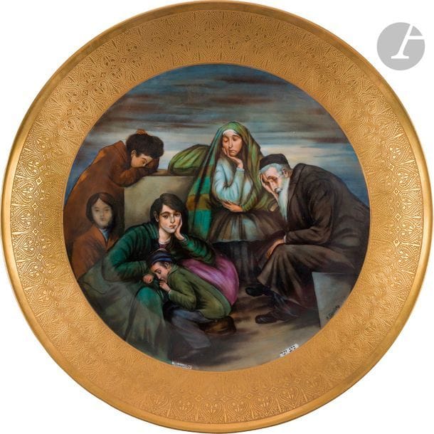 Alois KOPETZKY (c. 1850-?) (d’après) 
Le Juif errant 
Tchécoslovaquie, début du XXe siècle. 
Porcelaine émaillé, peinte à la main, aile dorée. Titrée en hébreu et en allemand. 
Plat en porcelaine émaillé représentant une famille juive contrainte à l’errance. 
Diamètre : 31,5 cm

Mots clés : 
 judaïca, juif, juive, hébreux, rabbins, jewish, torah, hebrew, hebraica, judaisme, synagogue, sionisme, pessah, pessach, haggada, haggadah, hagada, hagadah, passover, menora, menorah, hannuka, hannuca, hannoucca, hanouccah, torah, juden, israélite, Israël, antisemitism, antisémitisme, dreyfus, meguila, sepharade, sefarad, ketouba