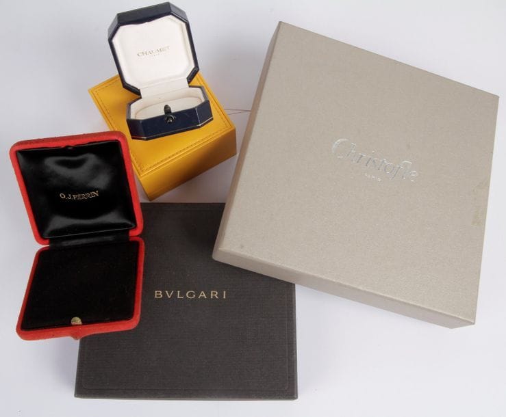Lot de 5 écrins : O.J.Perrin, Chaumet, Bulgari et Christofle (en l'état)