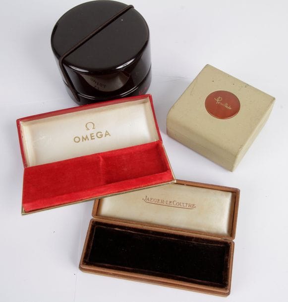 Lot de 4 écrins: Pomellato, Omega et Jaeger-le-Coultre (en l'état)