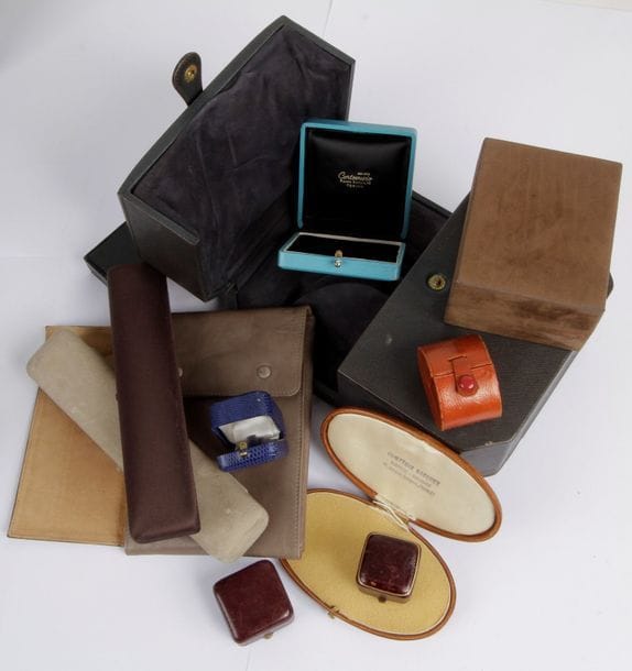Lot de 40 écrins et pochettes anonymes ou signés (en l'état)