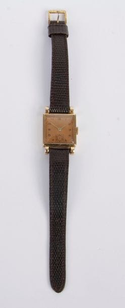 Montre pour homme en or 18K (750), cadran carré, mouvement mécanique, bracelet en cuir marron. Poids brut: 27,3 g