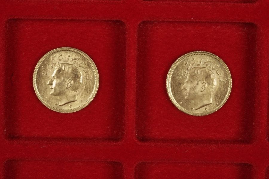 2 pièces 1/2 Pahlavi en or à l'effigie à l'effigie du Shah d'Iran

Frais acheteur = 8% HT