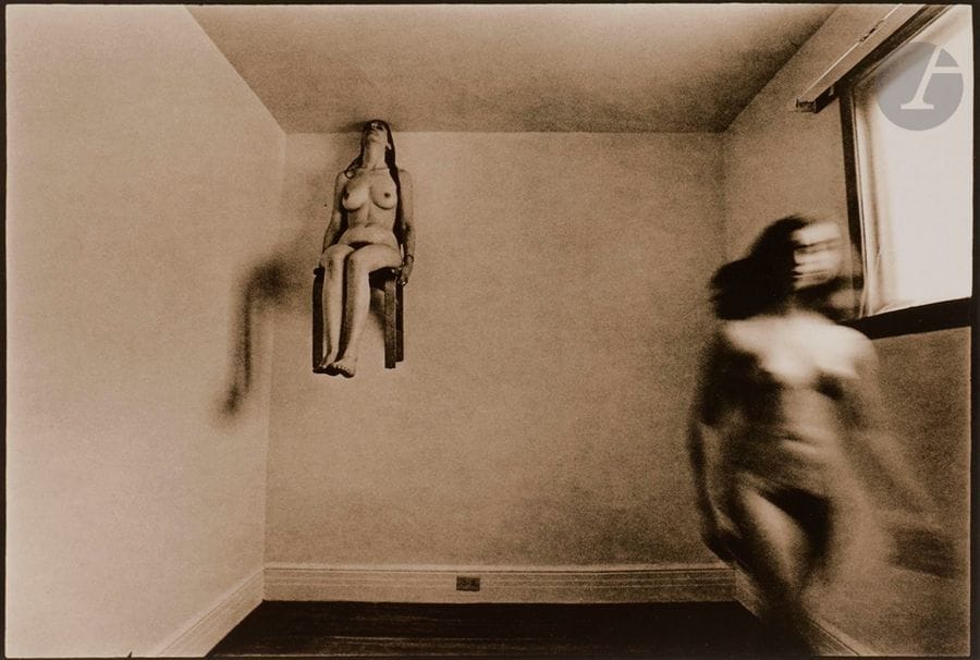 Les Krims (1942) 
Homage to the Cross star filter photograph, 1971. 
Épreuve argentique d’époque (Kodak Kodalith). Signature du photographe et tampon de collection au verso. 
Image : 18,3 x 12,3 cm 
Feuille : 20 x 14 cm