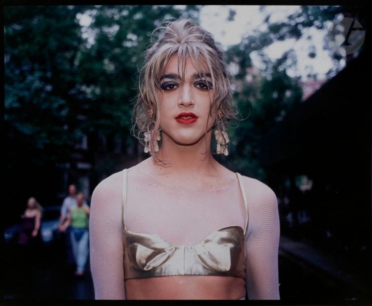 Nan Goldin (1953)
Jimmy Paulette after the parade, New York, 1991.
Cibachrome d’époque signé au feutre noir au verso.
Image : 48 x 59 cm
Feuille : 50,5 x 60,5 cm