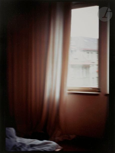 Nan Goldin (1953) 
My room in halfway house, Belmont, Ma., 1988.
Cibachrome (c. 1990) signé au feutre noir au verso.
Image : 27 x 39 cm
Feuille : 30,5 x 40,5 cm
