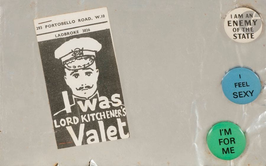 Jean Lemoine (Bruxelles) 
Londres, novembre 1966. 
Catalogue de la boutique I Was Lord Kitchener’s Valet. 
Album in-8 oblong, feuilles de papier argentées et dorées, composé de 16 épreuves argentiques d’époque contrecollées sur les montages. Tampon du photographe avec dates et références aux versos. Pin’s et étiquettes agrafés sur la couverture. Titre de transport agrafé en première page. Conservé dans l’enveloppe du studio Jean Lemoine. 
Format moyen des épreuves : 12,5 x 8,5 cm