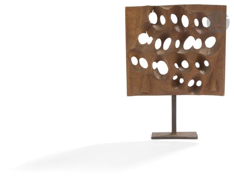 Tomonori TOYOFUKU [japonais] (né en 1925)
Composition, 1964
Bois sculpté.
Signé et daté à l’arrière.
(Fentes).
19 x 21 cm

Un certificat de Madame Natsuko Toyofuku, fille de l’artiste, sera remis à l’acquéreur.