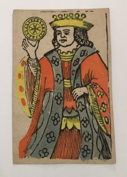 Portrait national : anonyme, Espagne, c.1870 ; 46 cartes (30 à dos rouge, 16 à dos violet) ; carton très mince ; gravure sur bois et couleurs aux pochoirs ; 90 x 56 mm ; dessin assez rustique. BE. 