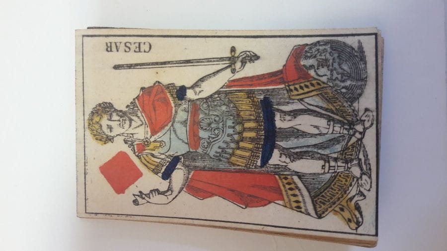 Jeu au portrait officiel 1811 : anonyme, France, 11 fig. dépareillées, filig. aigle du 1er Empire ; 83 x 54 mm ; taille-douce et couleurs aux pochoirs. BE. 