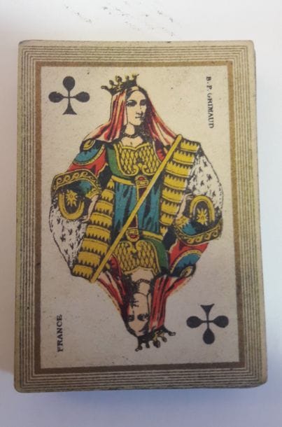 Deux jeux de patience : Malmenayde, Paris, c.1870 ; 50/52 cartes + 52/52 cartes ; chromolithographie ; coins ronds ; usés. + Deux jeux de patience : B.P. Grimaud, Paris, c.1900 ; 52/52 cartes et 47/52 cartes ; chromolithographie ; coins carrés ; encadrements dorés. BE. 