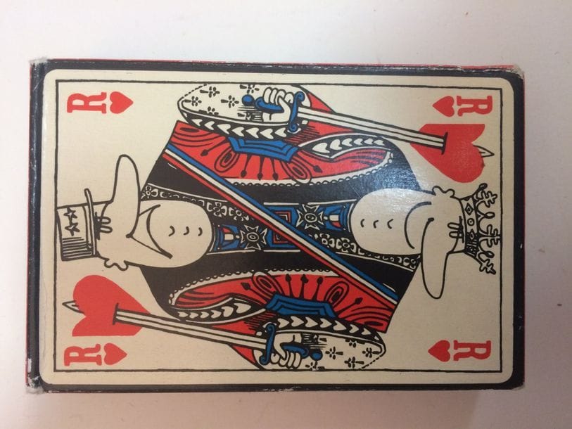 Jeu de cartes de Siné (dit de la Ve) : Dorchy, 1969, 54 cartes (52+2), étui. TBE. + Le Giscarte, Arts et Lettres, Nancy, 1976, jeu interdit, 52 + 3 jokers +1 carte titre. 