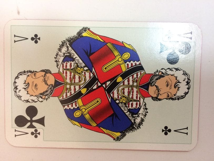 Lot de jeux français des années 1950 et 60 : Jeu Napoléon Ier : Catel & Farcy, Paris, 1962 ; 52/52 cartes + 1 joker + carte blanche + marque de bridge ; boîte plastique cristal. TBE. + Jeu Butagaz : fab. inconnu (pas cartier), France ?, c. 1980 ; 52 cartes + 2 jokers + marque de bridge contrat, étui de récupération, TBE. + Portrait français « maison » : Catel & Farcy, Paris, vers 1950 ; 32 cartes + 1 joker ; au dos du joker pub pour les cigarettes Royale, Régie française des tabacs. TBE. + Portrait français « maison » : IBF, Bordeaux, vers 1950 ; 32 cartes. BE. 