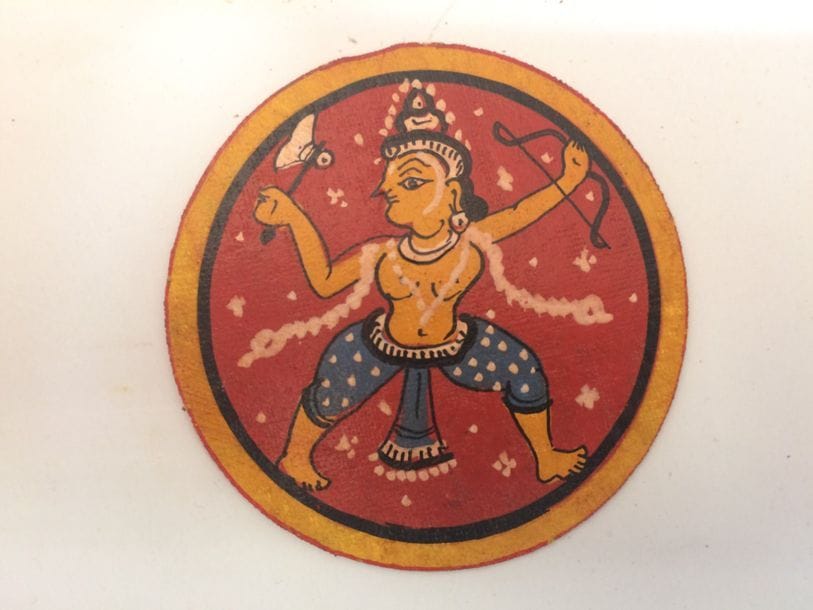 Desavatara, Ganjifa, c.1980 ; boîte en bois verni‚ européenne) ; 144/144 cartes. TBE. 