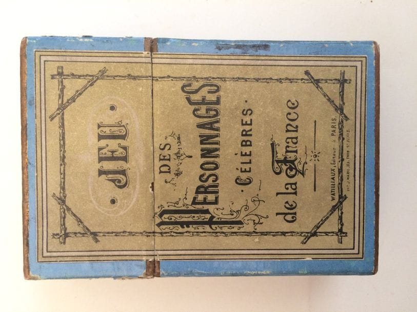 Jeu des personnages célèbres de la France : Watilliaux, Paris, fin XIXe ; 50/50 cartes à personnages en noir + carte avec liste des « Jeux de cartes amusants » de Watilliaux ; boîte complète ; feuillet de règles. TBE. 