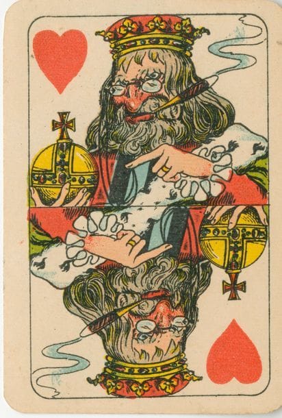 Jeu grotesque suédois : Boman, Stockholm, début XXe s.; 20 cartes (ttes les fig., as et dix) ; chromolithographie ; timbre A. Boman / 1890-1903 / Stockholm sur AC. BE. + Jeu au portait « français » : Boman, Stockholm, début XXe s.; 19 cartes (ttes les fig., sauf DC, as et dix) ; litho et couleurs aux pochoirs ; coins dorés ; timbre ovale A. Boman / Stockholm sur AC ; arrachements sur les dos. 