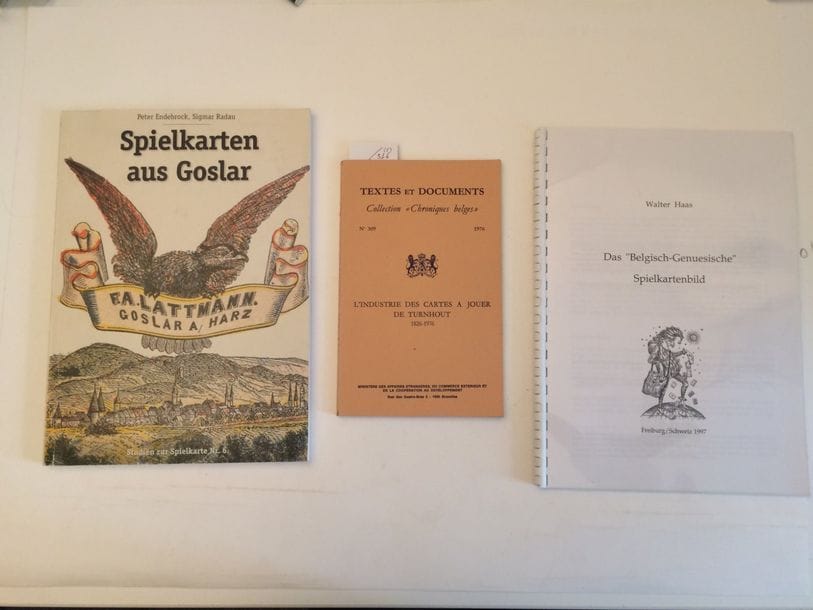 F. Crestin-Billet, La folie des cartes à jouer, Paris, Flammarion, 2002 + E. van Autenboer, L'industrie des cartes à jouer de Turnhout (1826-1976), Bruxelles, Ministère des Affaires étrangères, du Commerce extérieur, 1976 + W. Haas, Das « Belgisch-Genuesische« Spielkartenbild, Fribourg, 1997 + E. van Autenboer, F. Cremers, Turnhoutse speelkaarten. Turnhout, Nationaal Museum van de Speelkaart, 1983 + E. Tilman & E. van Autenboer, Turnhout ?, Turnhout, Nationaal Museum van de Speelkaart, 1983. + P. Endebrock & S. Radau, Spielkarten aus Goslar, Berlin, BDK, 1999 + B. Hedinger, Hamburgische Spielkarten, Hambourg, Altonaer Museum, 1984 + U.V. Segeth, Spielkarten, Regenstauf, Battenberg, 1986 + D. Hoffmann, Spielkartensammlung Piatnik. Eine Auswahl, Vienne, Piatnik, 1970 + Alte Spielkarten, Zurich, Speer, 1980. 