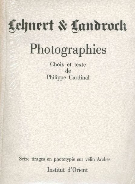 LEHNERT, RUDOLF FRANZ (1878-1948) & LANDROCK, ERNEST HEINRICH (1878-1966)
Photographies.
Institut d'Orient, 1985.
In-4 (37,5 x 28 cm). Porfolio composé de 16 épreuves en phototypie sur vélin d'Arches (27 x 37 cm avec marges) dans leur pochette d'éditeur accompagné d'un ouvrage in-8 broché. Choix et texte de Philippe Cardinal. Exemplaire neuf dans son emballage cellophane.
