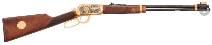 Carabine Winchester modèle 9422, « Florida 1/100 », calibre 22 L.R. 
Canon de 51 cm
Finition dorée, argentée et gravée à fond noir. Crosse en beau noyer verni avec médaille. 
Longueur totale : 96 cm
Catégorie C à déclarer. N°FLA026. Exemplaire n°26 sur 100.