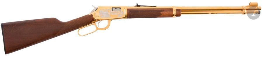Carabine Winchester 9422 M « Texas 1836-1986 1 on 50 », calibre 22 Win Mag. 
Canon de 51 cm (20“). Finition dorée, argentée et gravée. Crosse en noyer. 
Longueur totale : 96 cm 
Catégorie C à déclarer. N°F605874. Exemplaire n°13 sur 50.