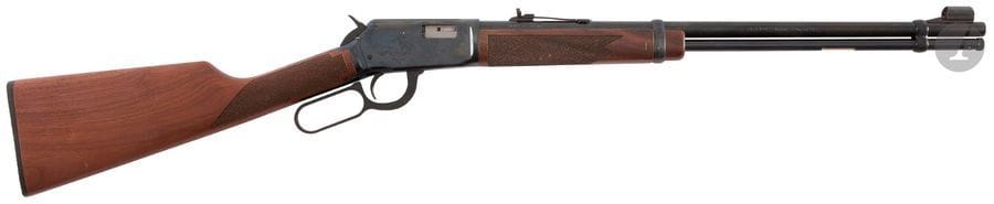 Carabine Winchester modèle 9422, « Model 9422 Tribute - 1 of 9422 », calibre 22 L.R. 
Canon de 51 cm
Finition bronzée, gravée. Crosse en noyer. 
Longueur totale : 96 cm
Dans sa boîte Winchester 9422. 
Catégorie C à déclarer. N°FTS8532.