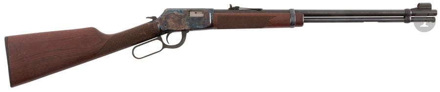 Carabine Winchester modèle 9422, calibre 22 L.R. 
Canon de 51 cm (20“). Finition jaspée. Crosse en noyer. 
Longueur totale : 96 cm
Catégorie C à déclarer. N°1TEX447. Serait le n°1 sur 250.
TRES LEGER COUP SUR LA CROSSE