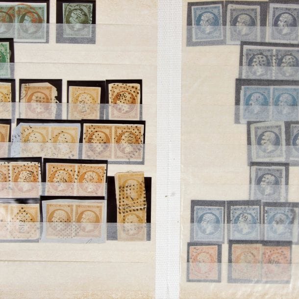 Un bon Album de France ancien, neufs et oblitérés, depuis les Cérès première émission n°1 (signé Brun), n°2 sur lettre, n°6 (quatre exemplaires), deux n°9 (10 centimes Présidence), quelques lettres (dont n°10) et Empire non dentelés dont un Franc et deux Cinq Francs n°33 (un exemplaire signé Calves).

Quelques Bordeaux et fin de catalogue "dont Journo, Télégraphique, Taxes et Alsace Lorraine (n°1 en bloc de quatre, neufs, signés). On signale quelques émissions générales des Colonies (aigle à la fin).

Forte cote.