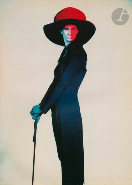 FASHION - MODE
Yohji Yamamoto.
Japon, 1981/1986.
Sept catalogues de mode, de formats moyens 40 x 30 cm, illustrés par Keiichi Tahara (6) et Paolo Roversi (1). Costume Designer : Yohji Yamamoto. Couvertures souples blanches (petites rousseurs sur les couvertures uniquement).
1. Yohji Yamamoto 1981. Model : Bernard Lamarche-Vadel. Photographer : Keiichi Tahara.
2. Yohji Yamamoto pour Hommes, Automne et Hiver 1982. Model : Jean-Pierre Bertrand. Photographer : Keiichi Tahara.
3. Yohji Yamamoto pour Hommes, Printemps-Été 1984. Model : Alain Borer. Photographer : Keiichi Tahara.
4. Yohji Yamamoto pour Hommes, Printemps-Été 1985. Photographer : Keiichi Tahara.
5. Paris, May 1985 in Yohji Yamamoto. Model : Sasha Robertson. Photographer : Paolo Roversi.
6. Yohji Yamamoto pour Hommes, Automne et Hiver 1986. Photographer : Keiichi Tahara.
7. Yohji Yamamoto pour Hommes, s.d. Model : Michael Rhodes, Harue Miyamoto. Graphic designer : Hisao Sugiura. Photographer : Keiichi Tahara.