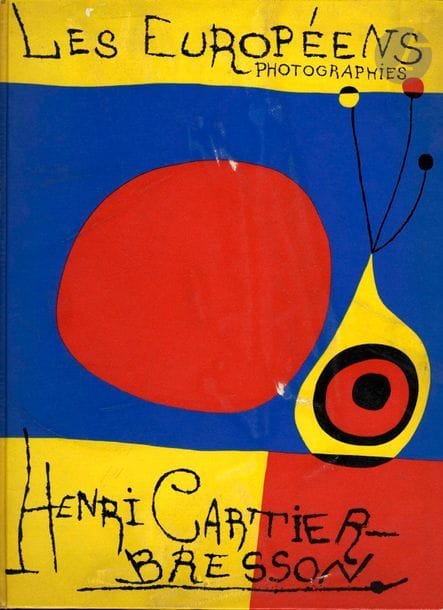 CARTIER-BRESSON, HENRI (1908-2004)
Les Européens.
Verve, Paris, 1955. 
In-folio (37 x 28 cm). Édition originale, dédicacée et signée par Henri Cartier-Bresson. 
114 photographies d’Henri Cartier-Bresson imprimées en héliogravure par Draeger Frères. Reliure d’éditeur avec cartonnage illustré d’une composition en couleurs, dessinée spécialement pour l’ouvrage par Joan Miró.
Réf. Parr & Badger, I, p. 209 ; Auer, p. 356.