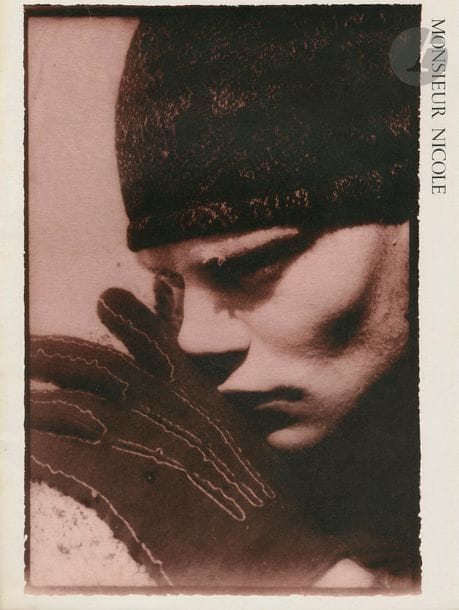FASHION - MODE
Monsieur Nicole.
Japon, 1985/1996.
Huit catalogues de mode, de formats divers (15 x 21 cm à 50 x 38 cm), illustrés par Juergen Teller, Sachiko Kuru, Jan Saudek, Chris Nash, Geof Kern, Nan Goldin. Costume Designer : Koba (pour le premier) et Yohji Yamamoto (pour les autres). Couvertures rigides ou souples.
1. Monsieur Nicole, Fall & Winter Collection 1985. Photographer : Sachiko Kuru.
2. Monsieur Nicole, Printemps-Été 1989. Photographer : Juergen Teller.
3. Monsieur Nicole, Automne-Hiver 1989. Photographer : Juergen Teller.
4. Monsieur Nicole, Printemps-Été 1990. Photographer : Jan Saudek.
5. Monsieur Nicole, Automne-Hiver 1991. Photographer : Jan Saudek.
6. Monsieur Nicole, Printemps-Été 1992. Photographer : Chris Nash.
7. Monsieur Nicole, Spring-Summer 1993. Photographer : Geof Kern.
8. Monsieur Nicole, « Naked New York », Autumn-Winter 1996. Photographer : Nan Goldin.