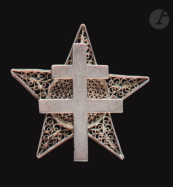 Insigne du 1er RMSM Escadron Jourdier du 1er RSM rallié aux FFL le 30 Juin 1940 fabrication artisanale d’Omdurman dessiné par le chef d’Escadron de Kersauzon.