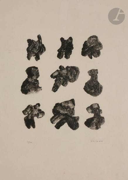 Henri MICHAUX (1899-1984)
Sans titre, 1967
Lithographie.
Épreuve sur vélin, numérotée et signée au crayon. Tirage à 40 épreuves. Le Point cardinal éd.
Très légères traces de plis et trace blanche en tête (correspondant à un morceau d’adhésif au verso).
Cadre.
À vue : 44 x 31 cm

Bibliographie : 
Mason-Cherix 59.