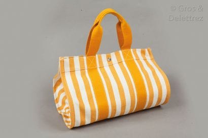 HERMÈS Paris made in France
41cm bag in orange,...