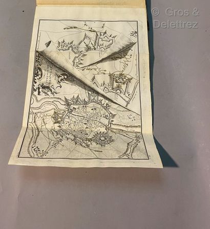 [ILLENS d' et FUNCK]‎

Plans et Journaux...