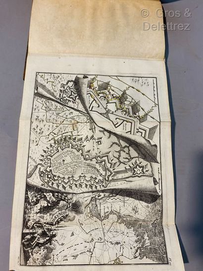 [ILLENS d' et FUNCK]‎

Plans et Journaux...