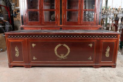 Large reception desk in varnished wood, decorated...