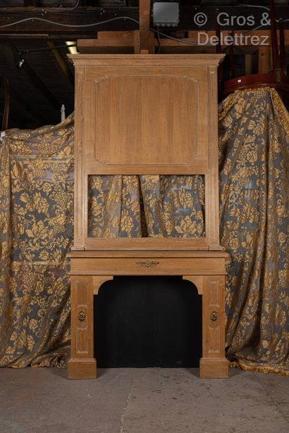 TV unit composed of a mantelpiece and an...