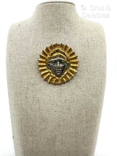 French work, mid-20th century 
Circular gilt...