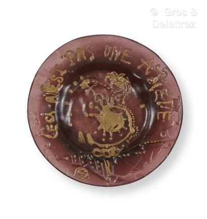 Salvador Dali for DAUM
This is not a plate
Plate...