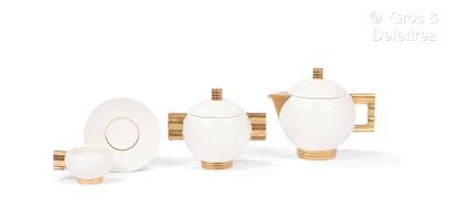 ROBJ PARIS
A 26-piece tea service comprising...